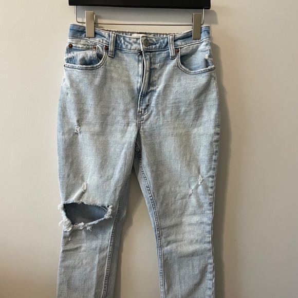 Abercrombie & Fitch Women's High Rise Skinny Jean - Picture 1 of 5